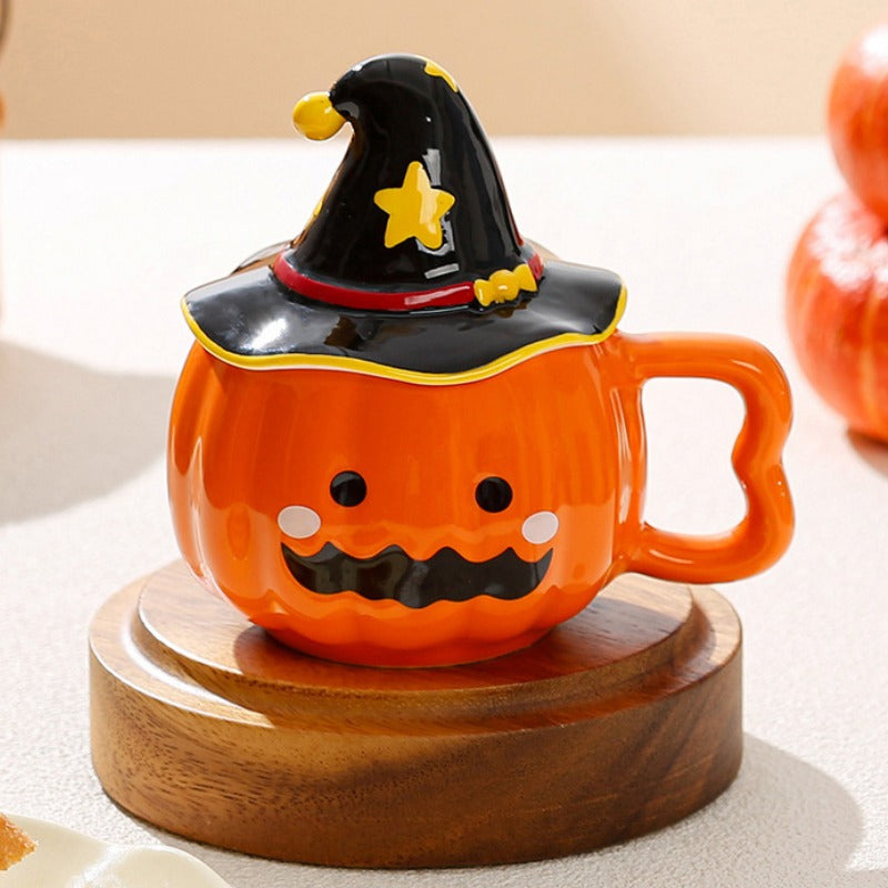 🎃 Pumpkin Ceramic Mug — Festive Design, Practical Lid, and Comfortable Grip